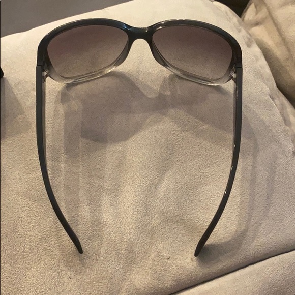 prada sunglasses - Picture 3 of 3
